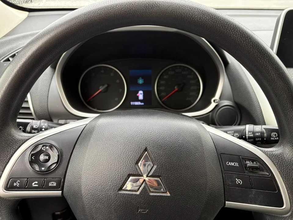 2020 Mitsubishi Eclipse Cross - Image 13 of 19
