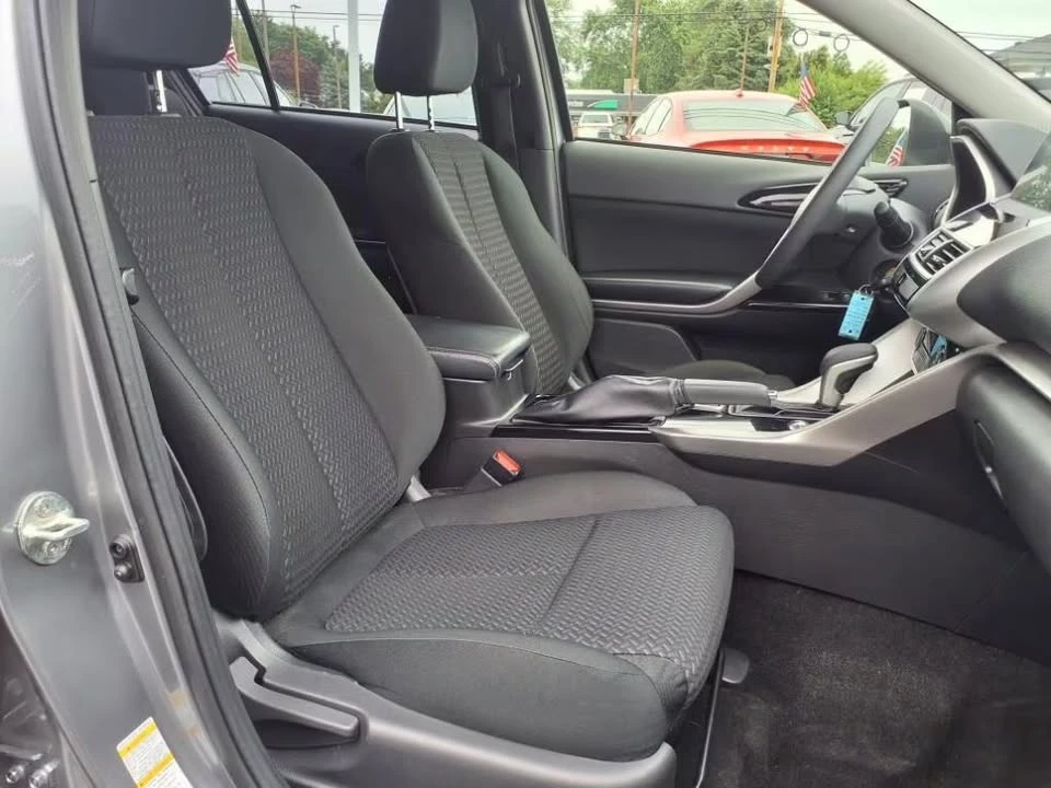 2020 Mitsubishi Eclipse Cross - Image 3 of 10