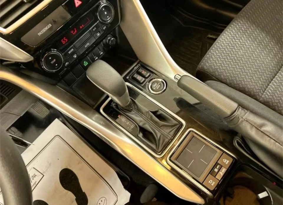 2020 Mitsubishi Eclipse Cross - Image 6 of 11