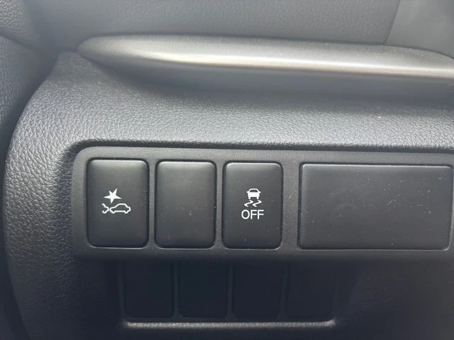 2020 Mitsubishi Eclipse Cross - Image 15 of 20