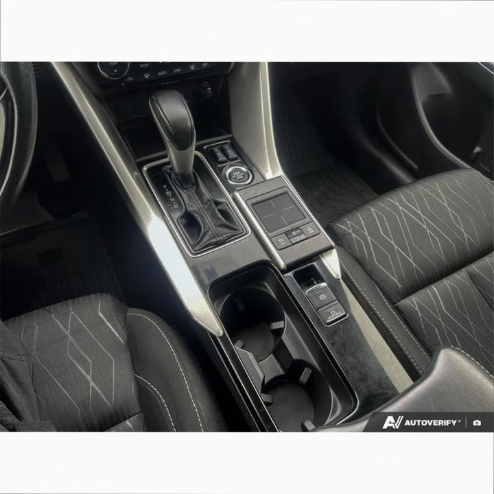 2020 Mitsubishi Eclipse Cross - Image 17 of 19