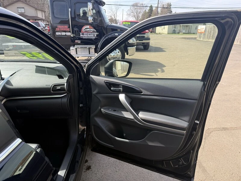 2020 Mitsubishi Eclipse Cross - Image 19 of 20