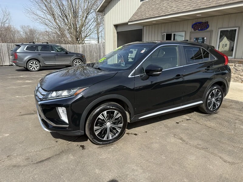 2020 Mitsubishi Eclipse Cross - Image 2 of 20