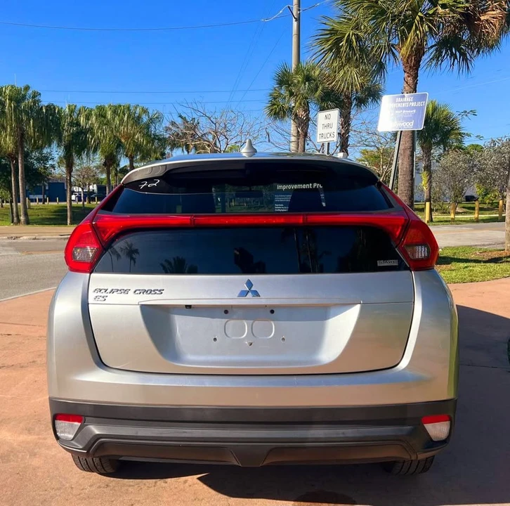 2020 Mitsubishi Eclipse Cross - Image 4 of 19