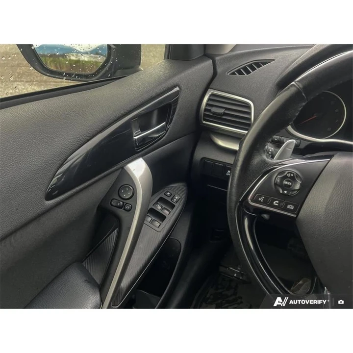 2020 Mitsubishi Eclipse Cross - Image 17 of 20