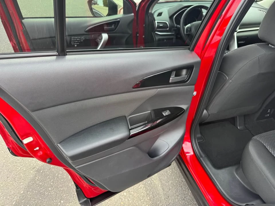 2020 Mitsubishi Eclipse Cross - Image 11 of 18