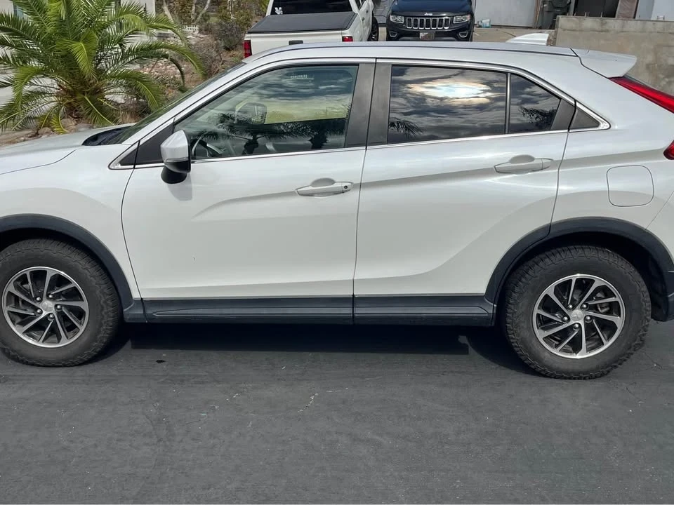 2020 Mitsubishi Eclipse Cross - Image 3 of 8
