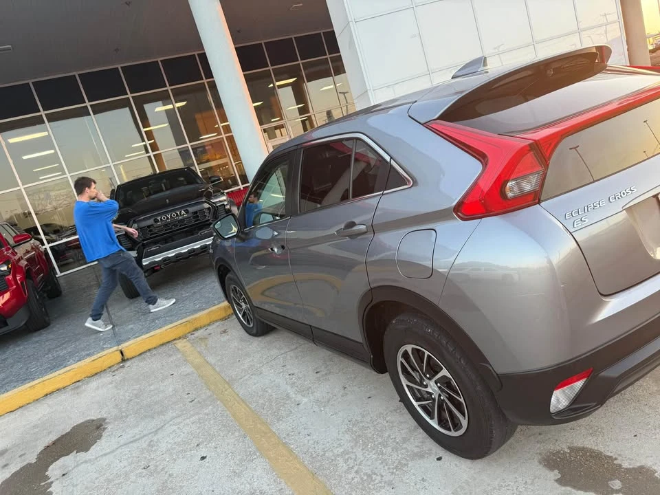 2020 Mitsubishi Eclipse Cross - Image 3 of 7