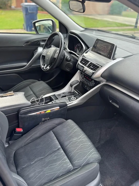 2020 Mitsubishi Eclipse Cross - Image 6 of 17