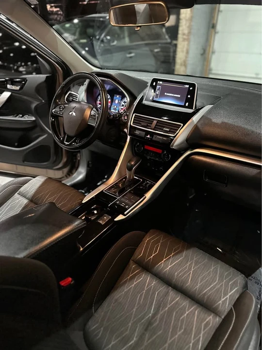 2020 Mitsubishi Eclipse Cross - Image 11 of 18