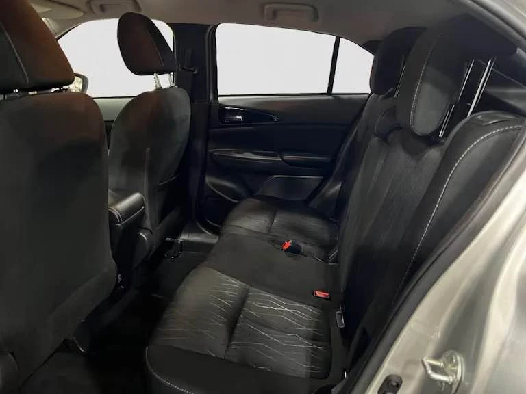 2020 Mitsubishi Eclipse Cross - Image 10 of 17