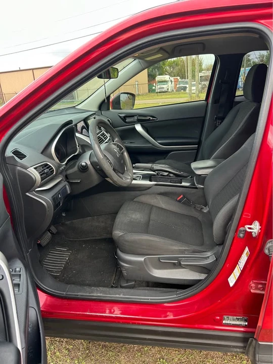 2020 Mitsubishi Eclipse Cross - Image 8 of 12