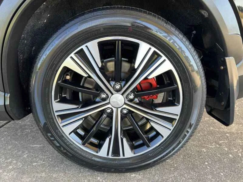 2020 Mitsubishi Eclipse Cross - Image 8 of 10