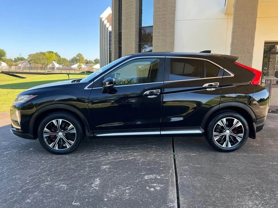 2020 Mitsubishi Eclipse Cross - Image 2 of 20