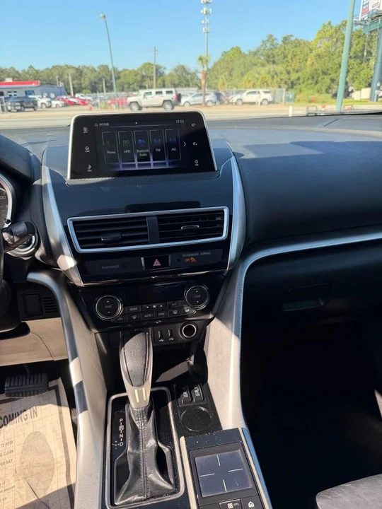 2020 Mitsubishi Eclipse Cross - Image 9 of 15