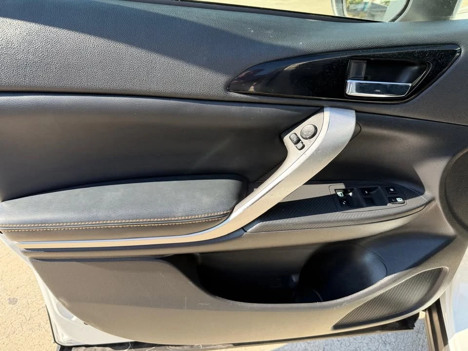 2020 Mitsubishi Eclipse Cross - Image 14 of 18