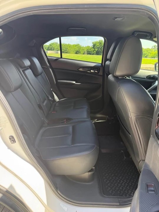 2020 Mitsubishi Eclipse Cross - Image 8 of 10