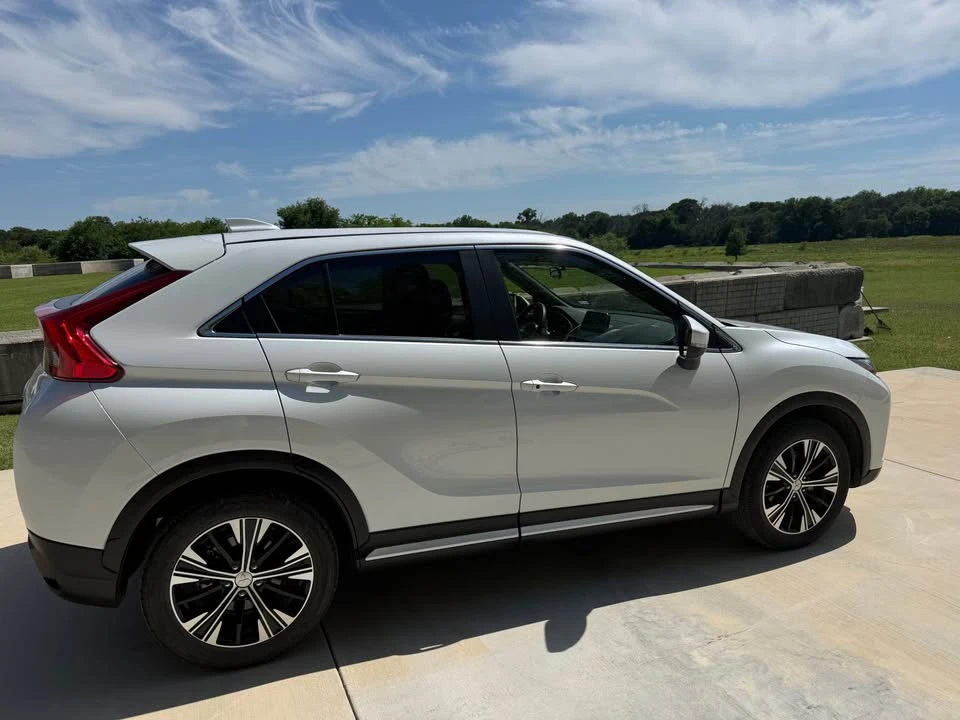 2020 Mitsubishi Eclipse Cross - Image 3 of 10