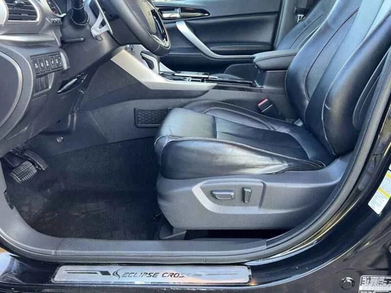 2020 Mitsubishi Eclipse Cross - Image 9 of 20