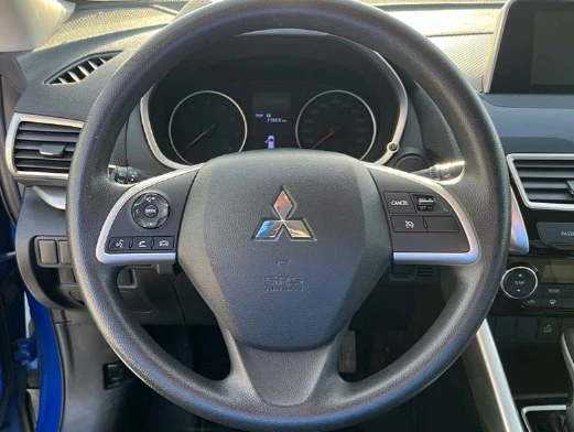 2020 Mitsubishi Eclipse Cross - Image 5 of 8