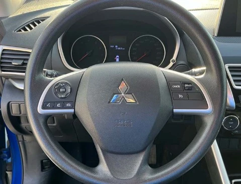 2020 Mitsubishi Eclipse Cross - Image 5 of 8
