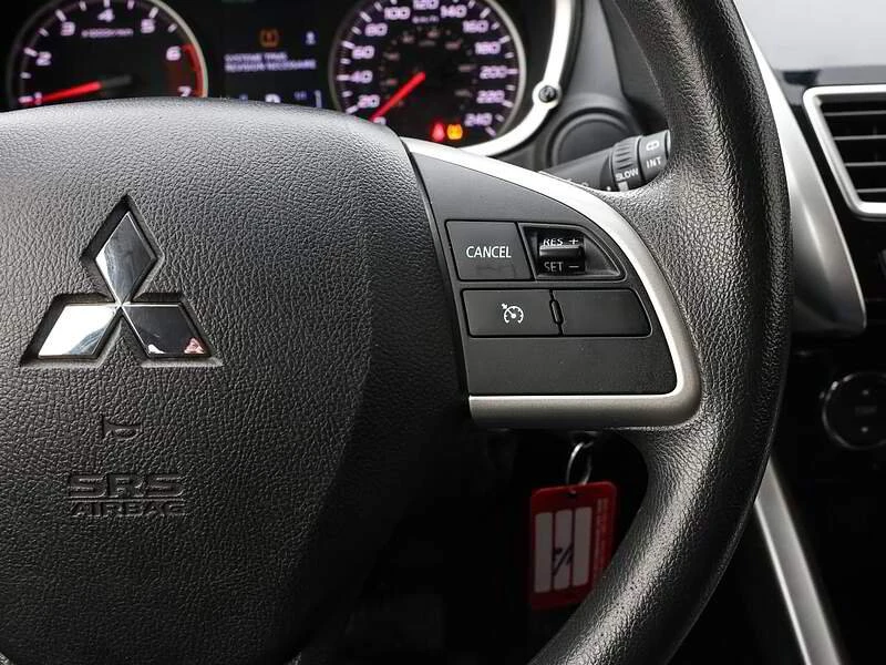 2020 Mitsubishi Eclipse Cross - Image 15 of 17
