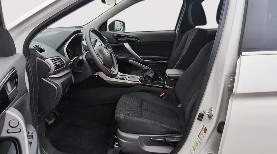 2020 Mitsubishi Eclipse Cross - Image 7 of 17