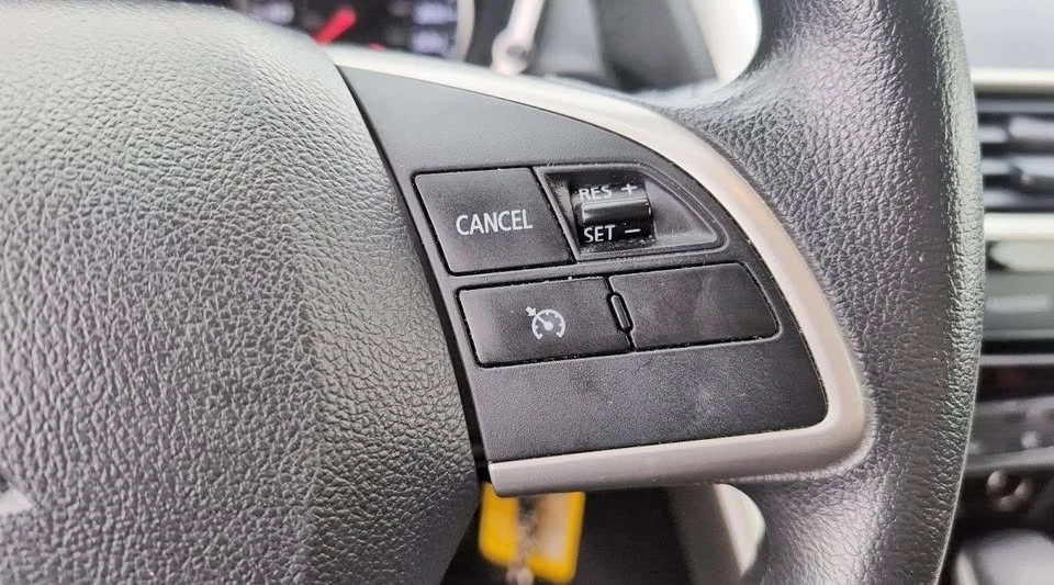 2020 Mitsubishi Eclipse Cross - Image 10 of 17