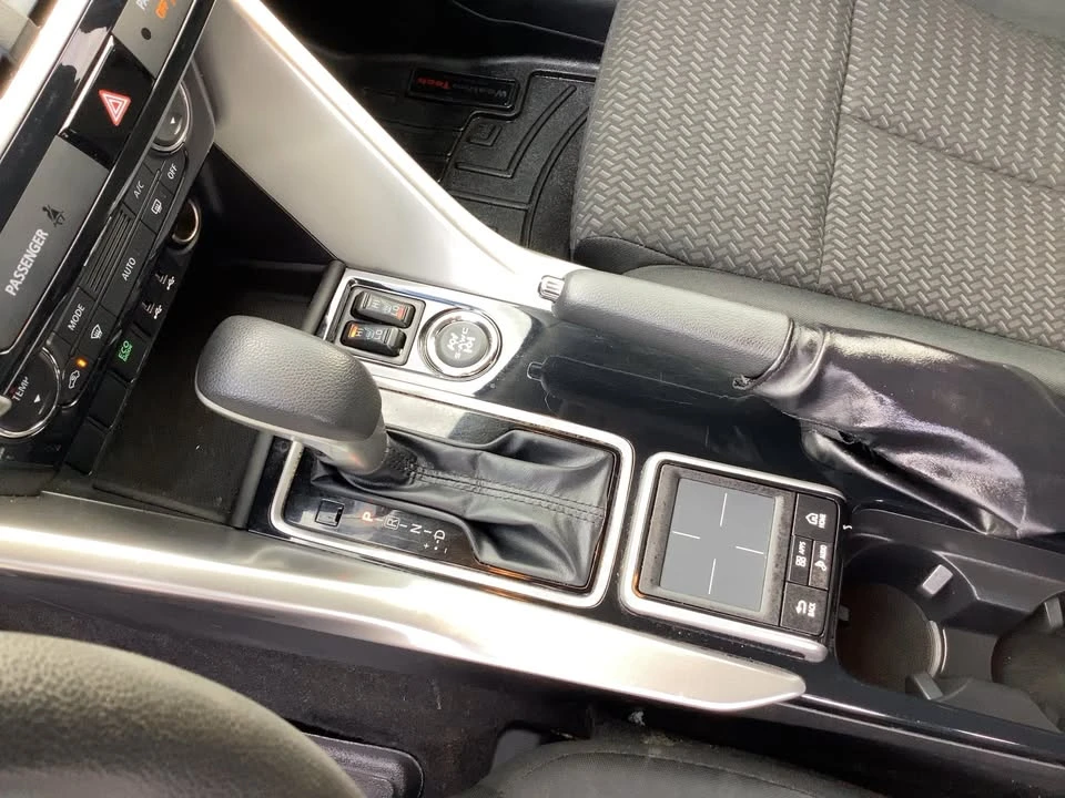 2020 Mitsubishi Eclipse Cross - Image 14 of 18