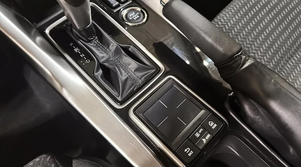 2020 Mitsubishi Eclipse Cross - Image 15 of 18