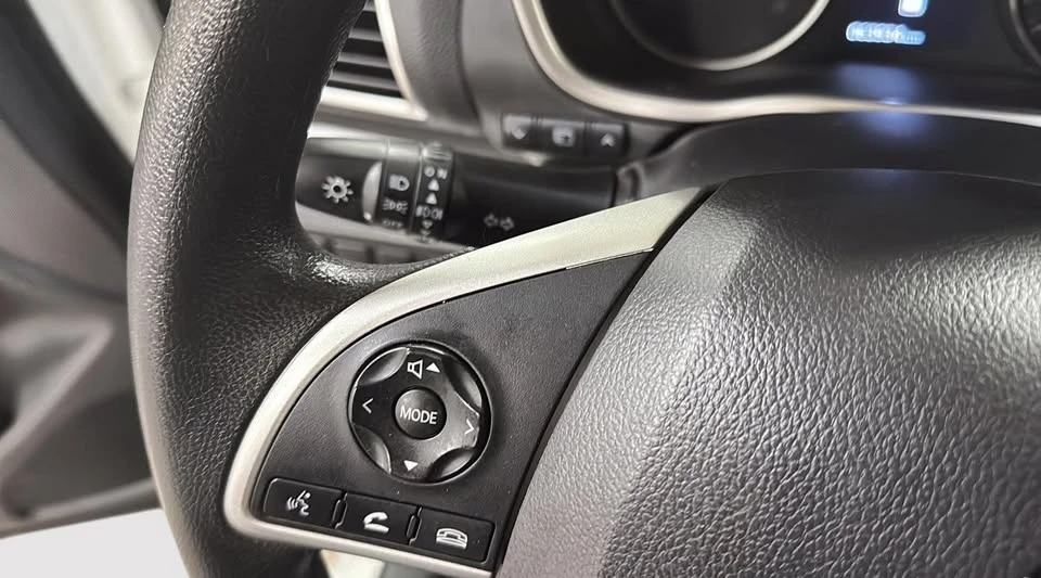 2020 Mitsubishi Eclipse Cross - Image 12 of 18
