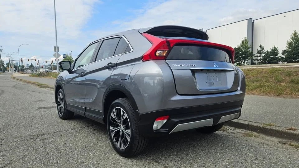 2020 Mitsubishi Eclipse Cross - Image 2 of 17