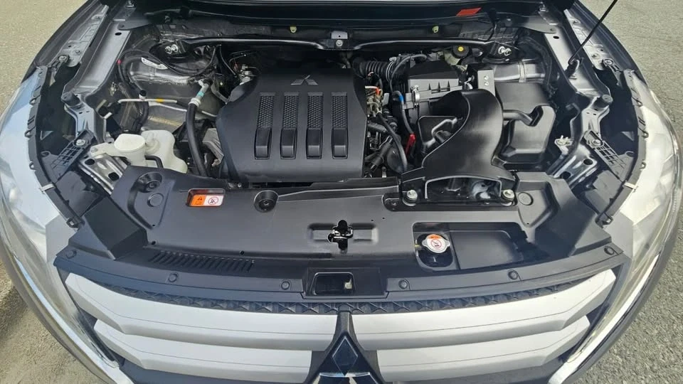 2020 Mitsubishi Eclipse Cross - Image 17 of 17