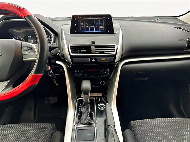 2020 Mitsubishi Eclipse Cross - Image 10 of 12