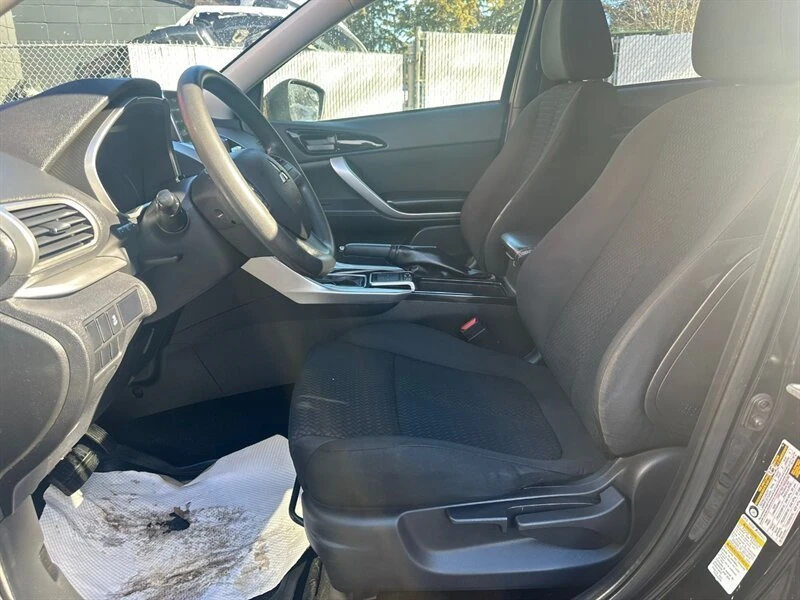 2020 Mitsubishi Eclipse Cross - Image 10 of 17