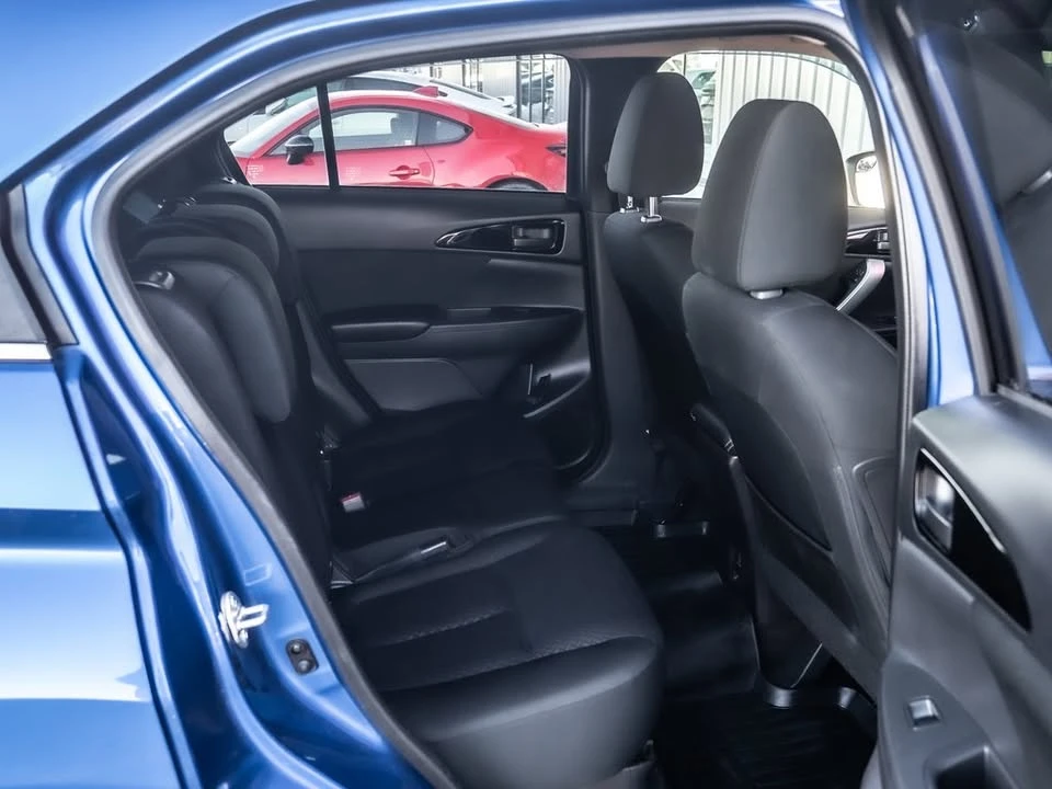 2020 Mitsubishi Eclipse Cross - Image 18 of 19