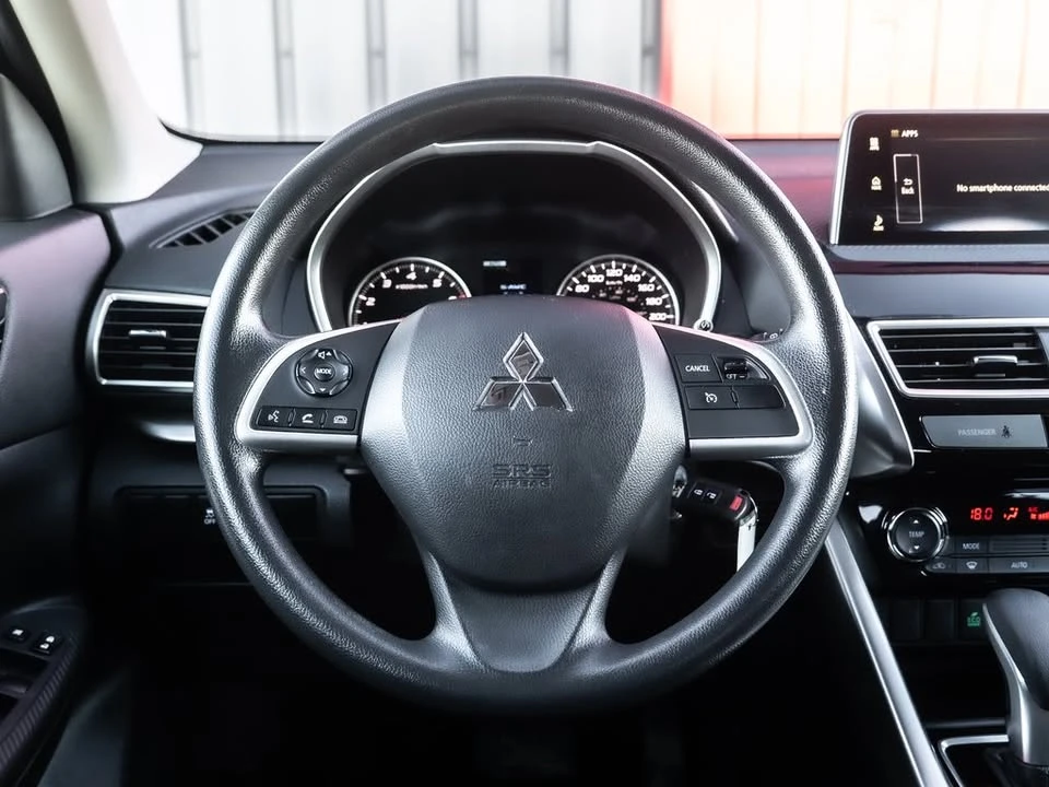 2020 Mitsubishi Eclipse Cross - Image 10 of 19