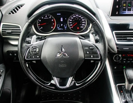 2020 Mitsubishi Eclipse Cross - Image 4 of 9