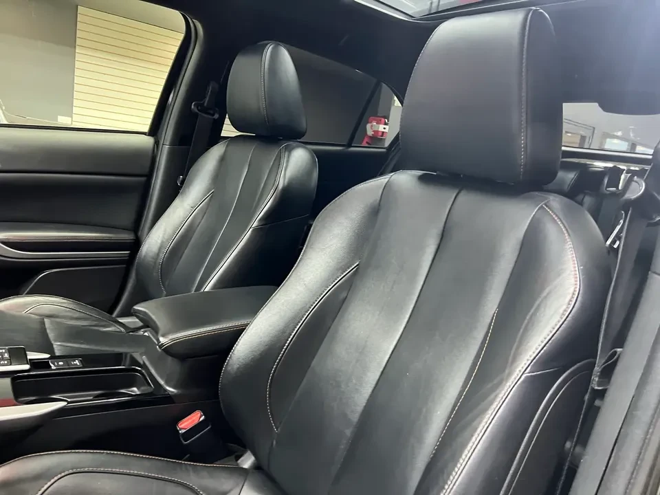 2020 Mitsubishi Eclipse Cross - Image 11 of 20