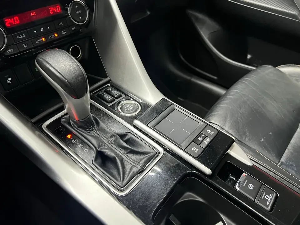 2020 Mitsubishi Eclipse Cross - Image 18 of 20