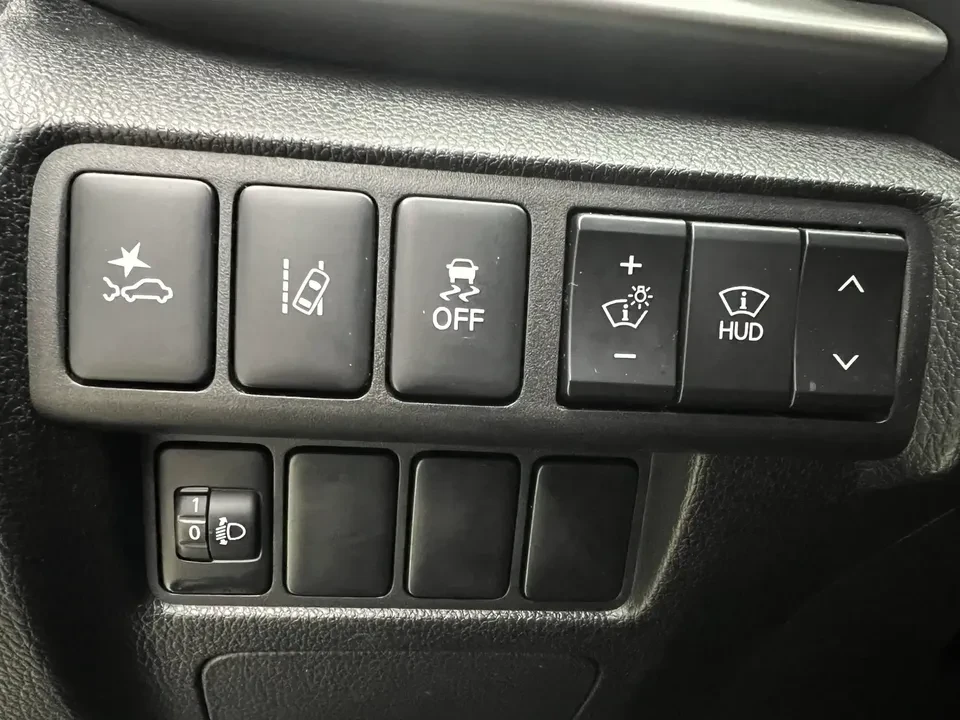 2020 Mitsubishi Eclipse Cross - Image 14 of 20