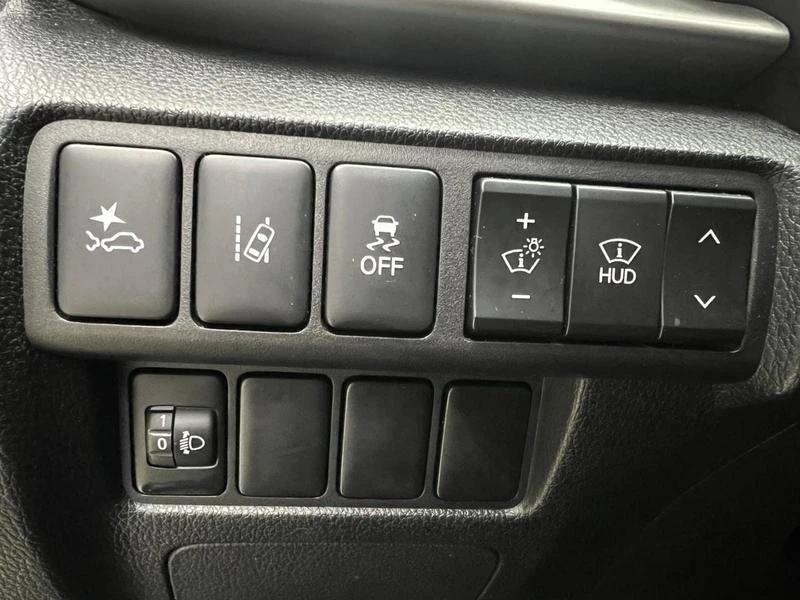 2020 Mitsubishi Eclipse Cross - Image 16 of 17
