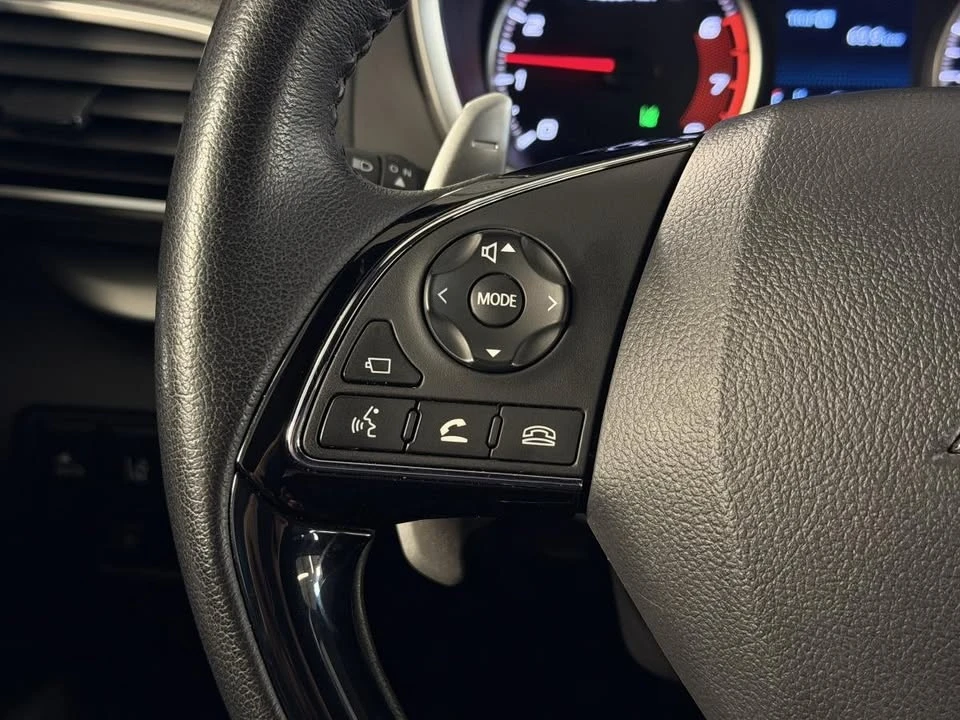 2020 Mitsubishi Eclipse Cross - Image 11 of 20