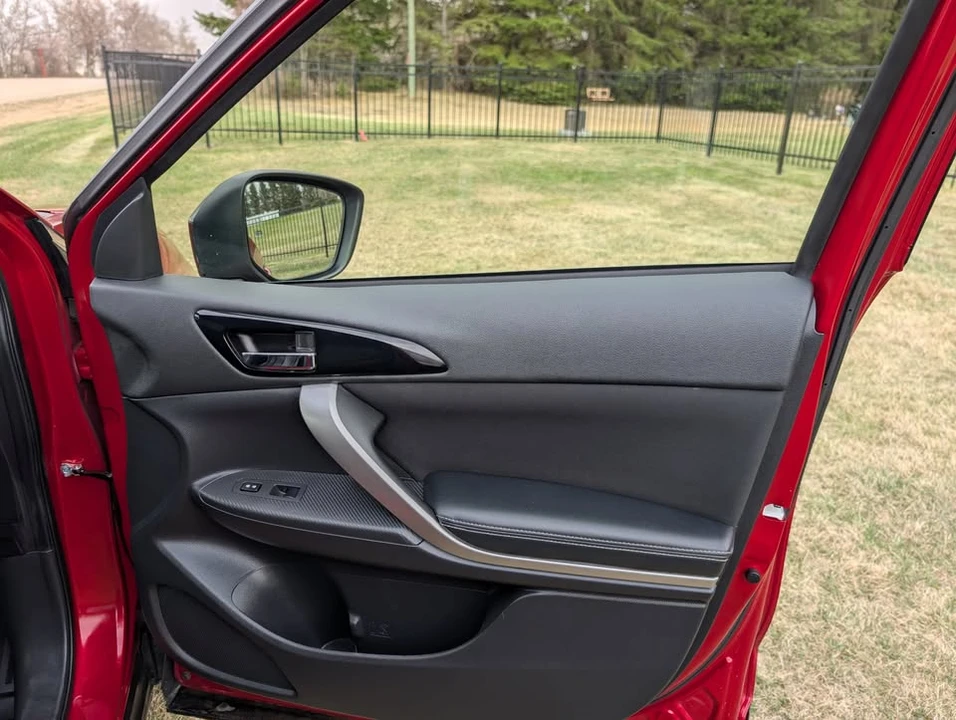 2020 Mitsubishi Eclipse Cross - Image 8 of 19