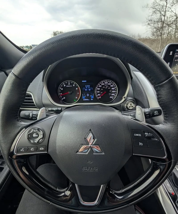 2020 Mitsubishi Eclipse Cross - Image 18 of 19