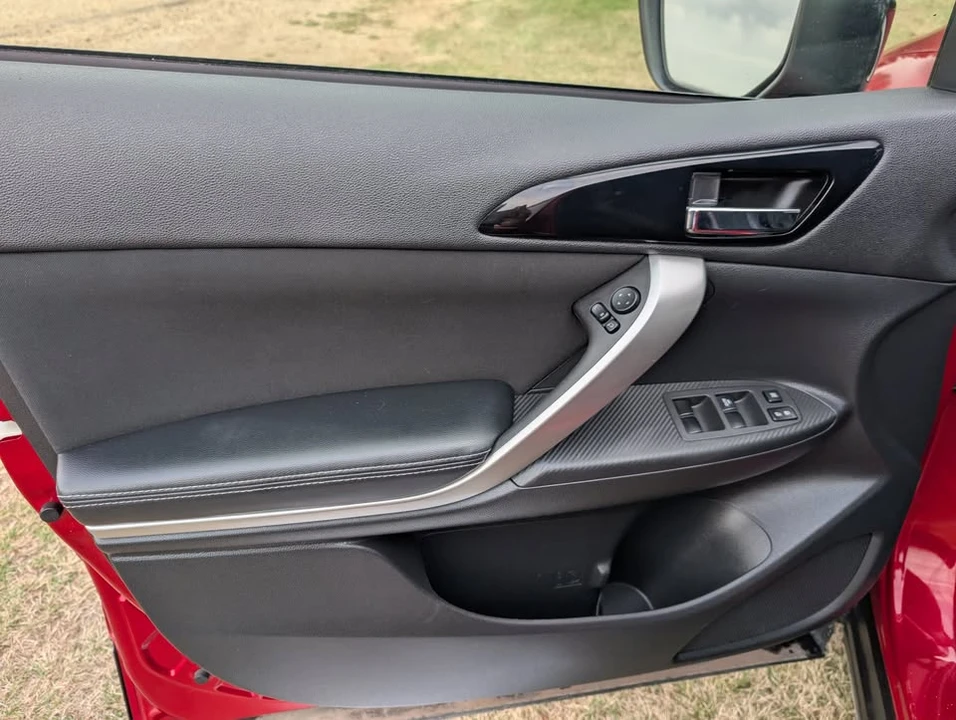 2020 Mitsubishi Eclipse Cross - Image 14 of 19