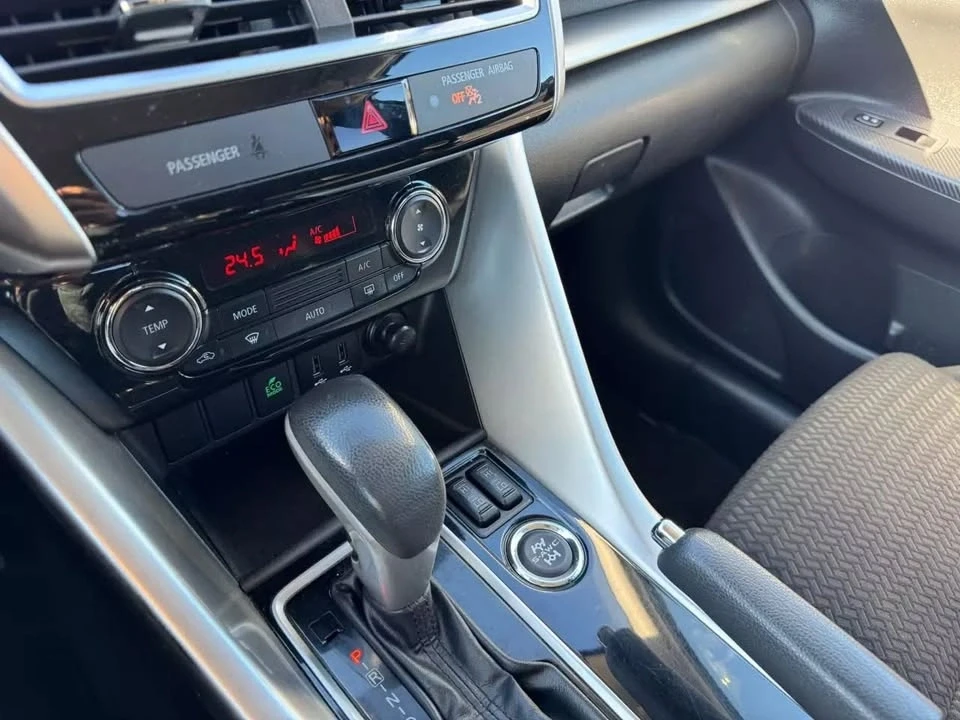 2020 Mitsubishi Eclipse Cross - Image 15 of 20