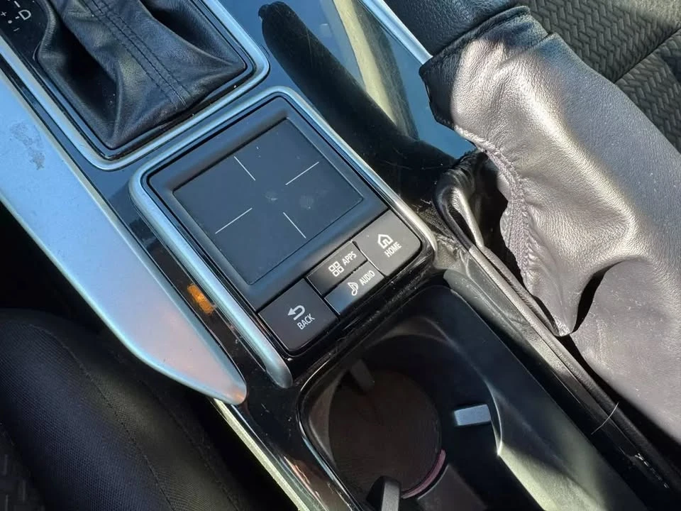 2020 Mitsubishi Eclipse Cross - Image 16 of 20