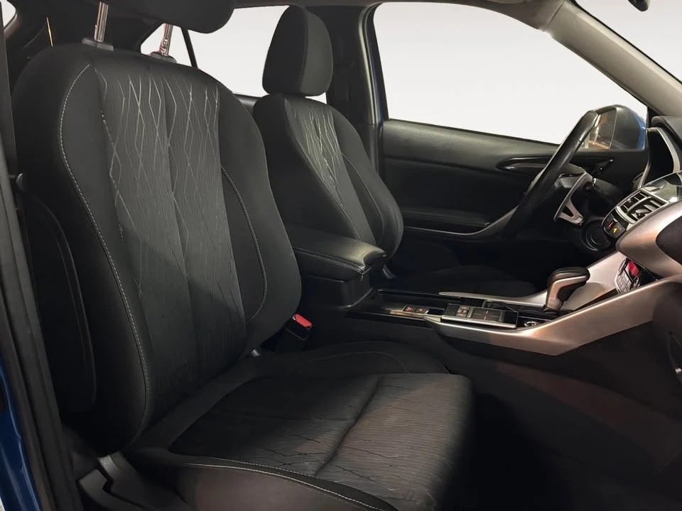 2020 Mitsubishi Eclipse Cross - Image 10 of 20