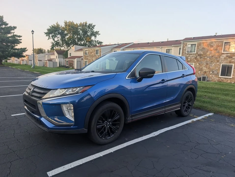 2020 Mitsubishi Eclipse Cross - Image 2 of 14